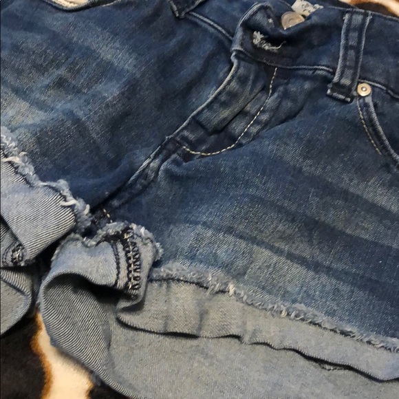 Denim shorts - Picture 6 of 6